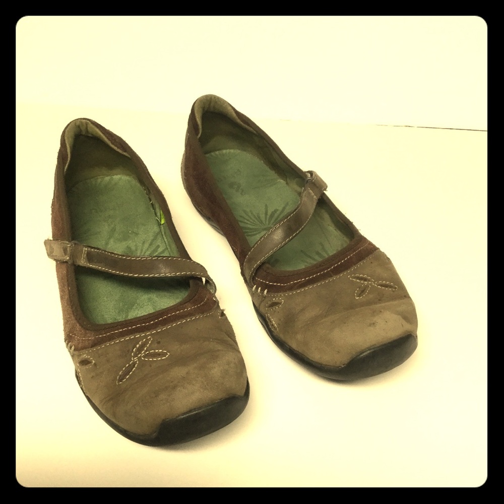 Ahnu Size 9 Women’s Mary Jane shoes